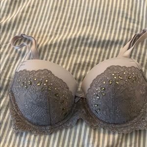 Victoria Secret Bra. Dream angles Demi. Size 32DD